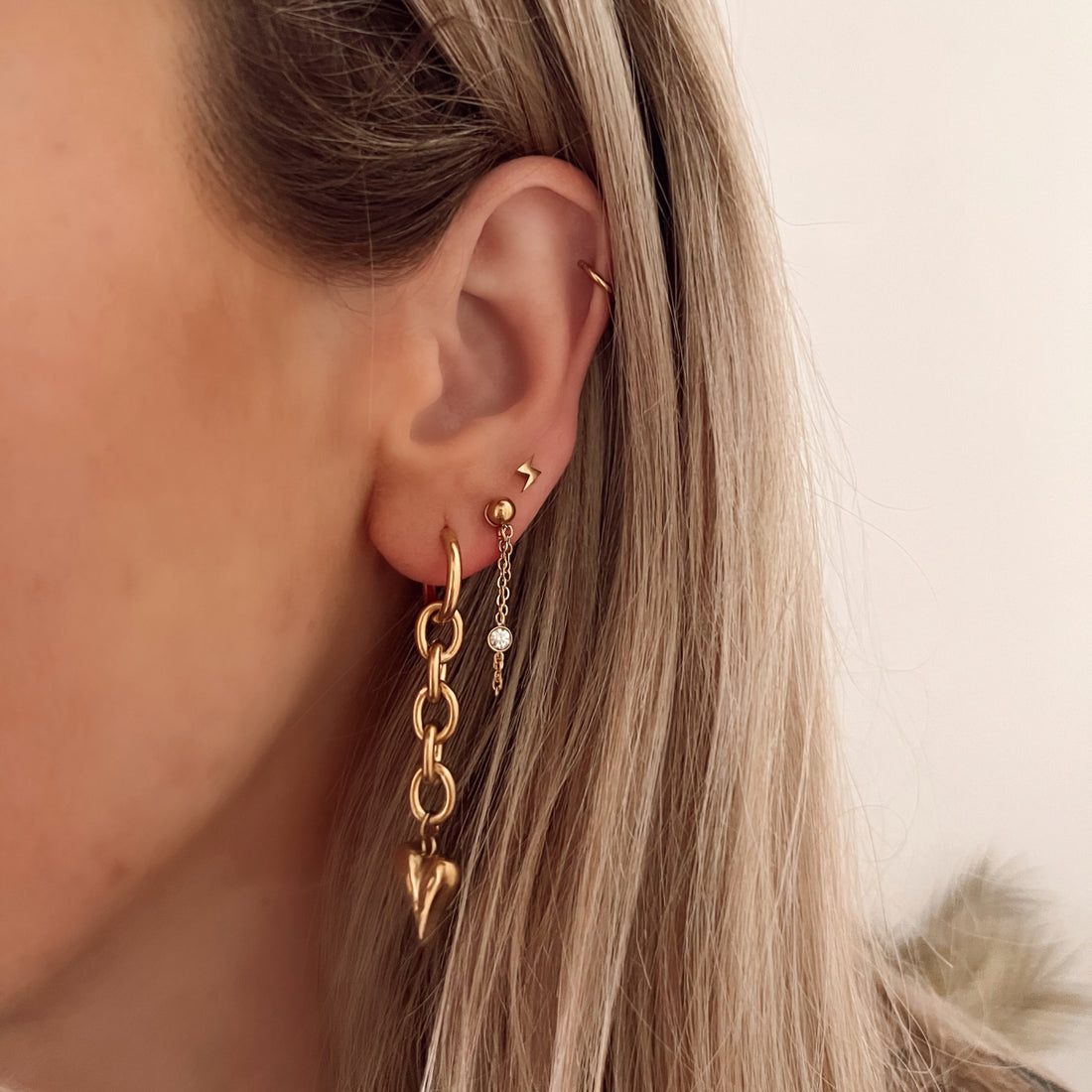Zircon chain earrings